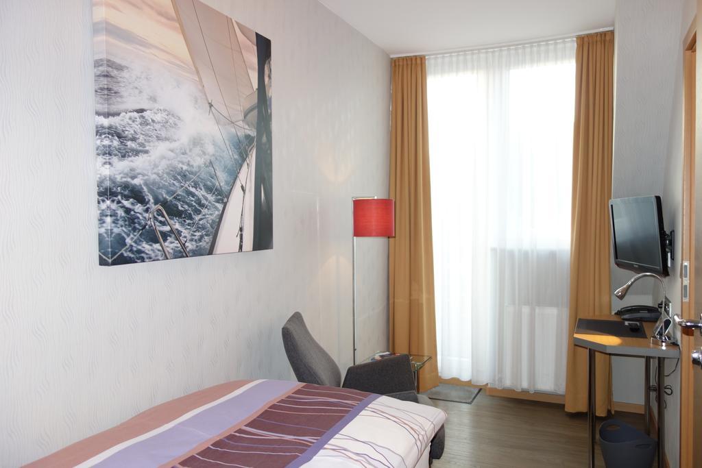 Hotel Gode Wind Kiel Extérieur photo